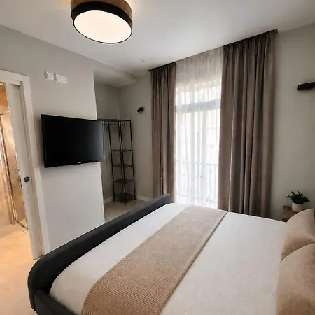 The Private 4*